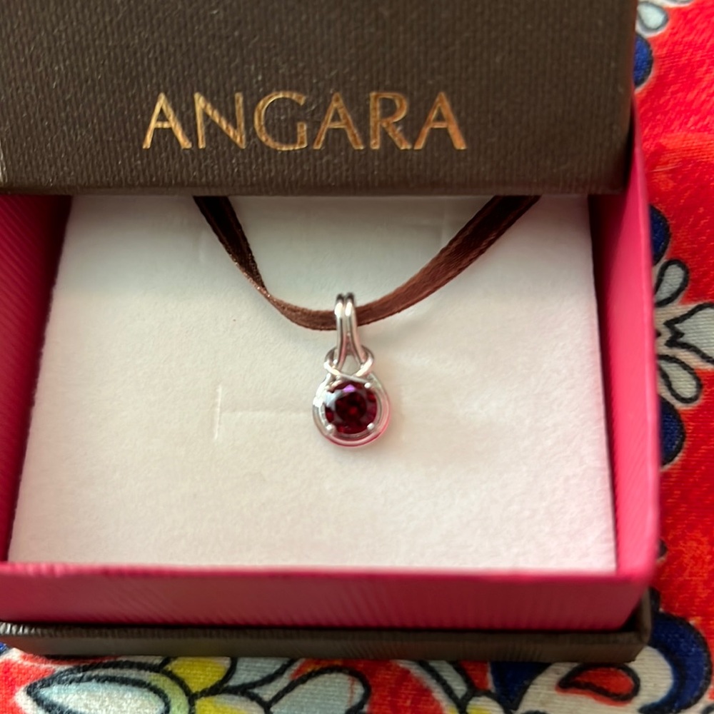 NWOT Sterling Silver Round Garnet Knot Pendant